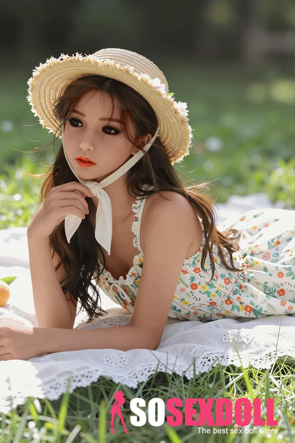 SY Doll 140cm 77 横から見た花柄ワンピースのスタイル